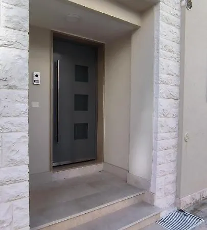 Dimoranoidue Apartment