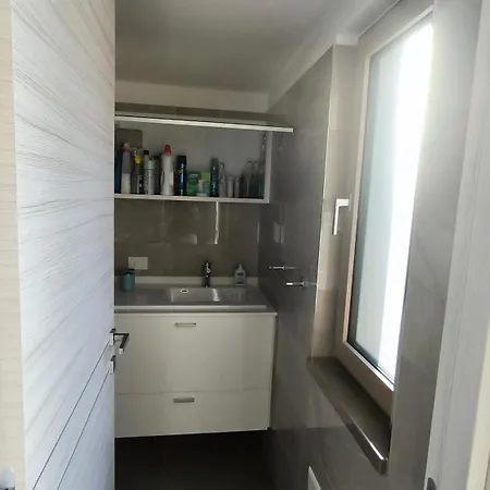 Dimoranoidue Apartamento *